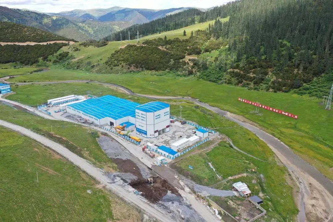 “站”立高原！徐工攪拌站助力川藏線建設！