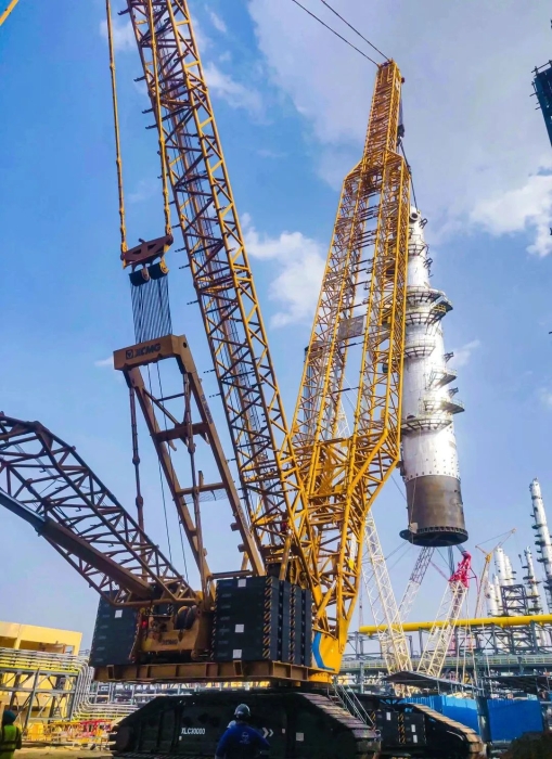 奔赴海外！徐工履帶起重機跨海助建大型石油煉化項目