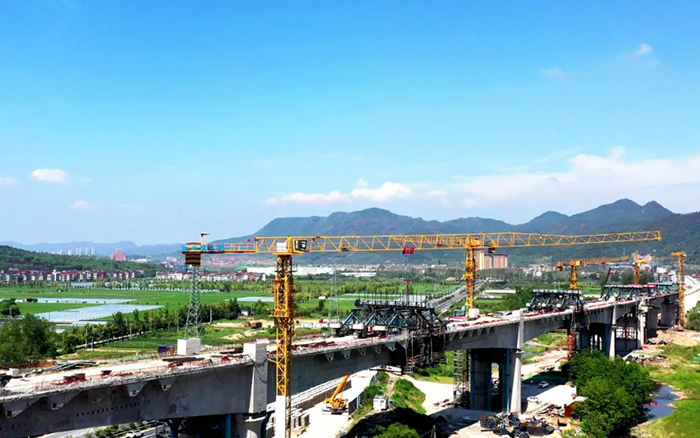 凌空起舞，飛跨南北！徐工群塔助建浙江“詩畫走廊”