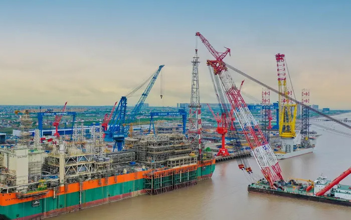 綠色航運 | 徐工塔機在東海之上展身手