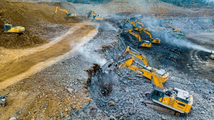 徐工金打出組合拳，硬巖場(chǎng)平施工效率倍增