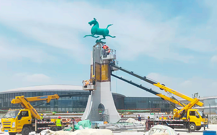 西北樞紐迎高峰！ 蘭州中川機(jī)場(chǎng)高空建設(shè)“顏值功臣”是徐工