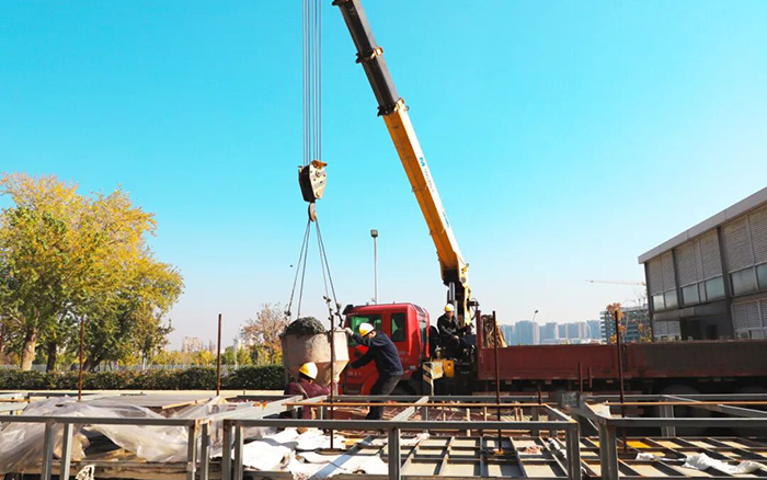 高效安全雙 buff！徐工隨車(chē)吊助力混凝土施工